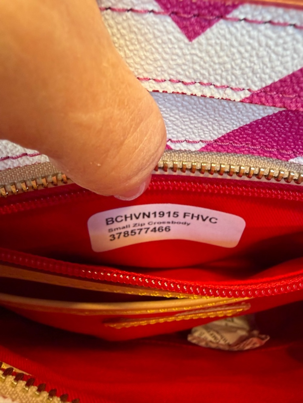 Dooney & Bourke Barbiecore Pink/White Chevron Crossbody NWT - Picture 2 of 15